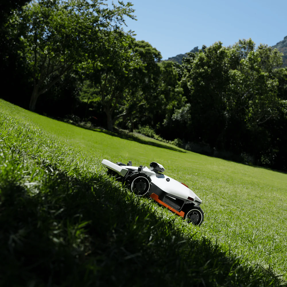 Mammotion LUBA 2 AWD 10000H Robotic Lawn Mower